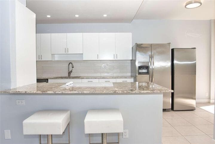 19355 Turnberry Way # 3d, Miami, FL 33180 photo 2