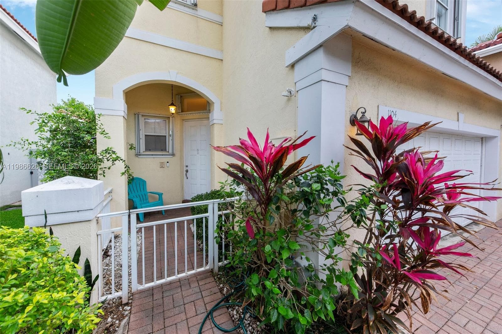 1104 Redwood St, Hollywood, FL 33019 photo 3