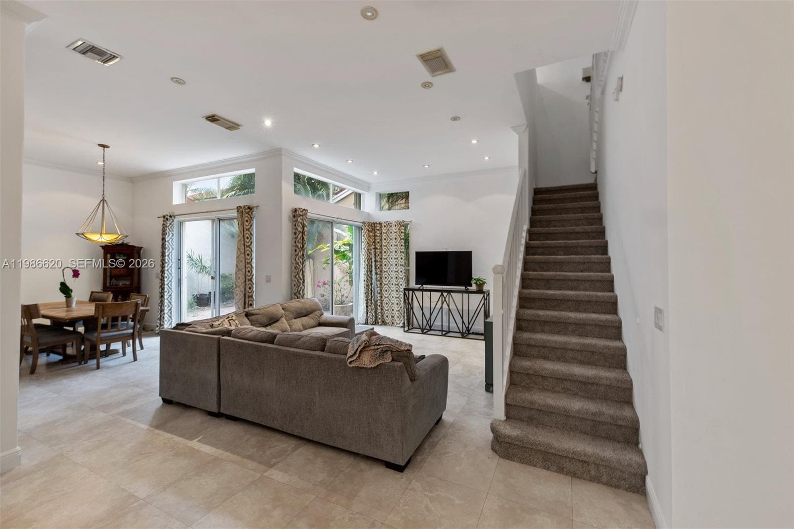 1104 Redwood St, Hollywood, FL 33019 photo 5