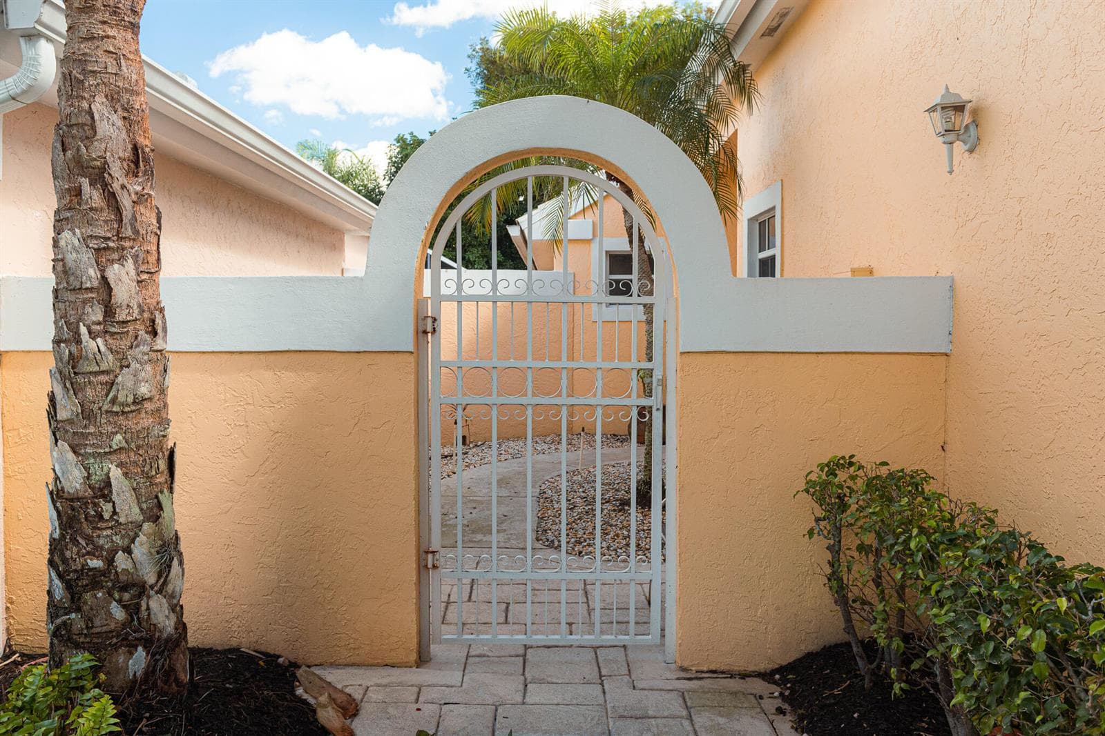 1100 Lytham Court, West Palm Beach, FL 33411 photo 2