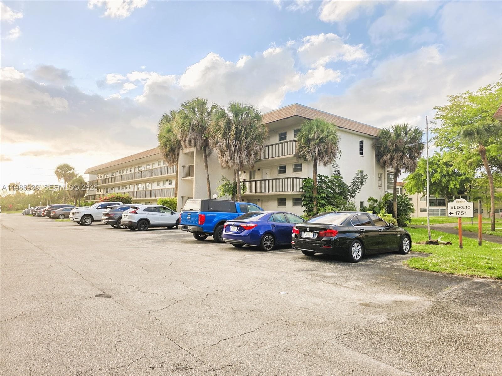 1751 NW 75th Ave # 313, Plantation, FL 33313