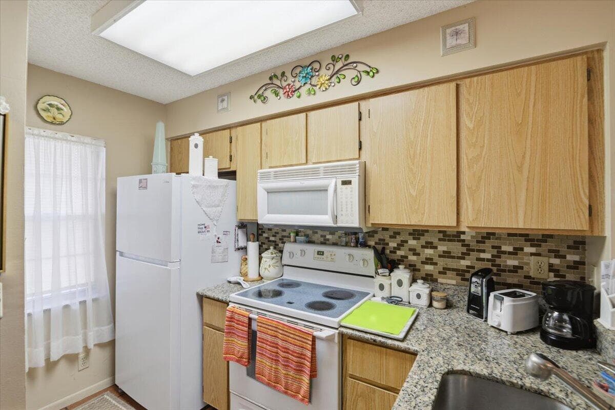 2220 N Cypress Bend Drive # 410, Pompano Beach, FL 33069 photo 5