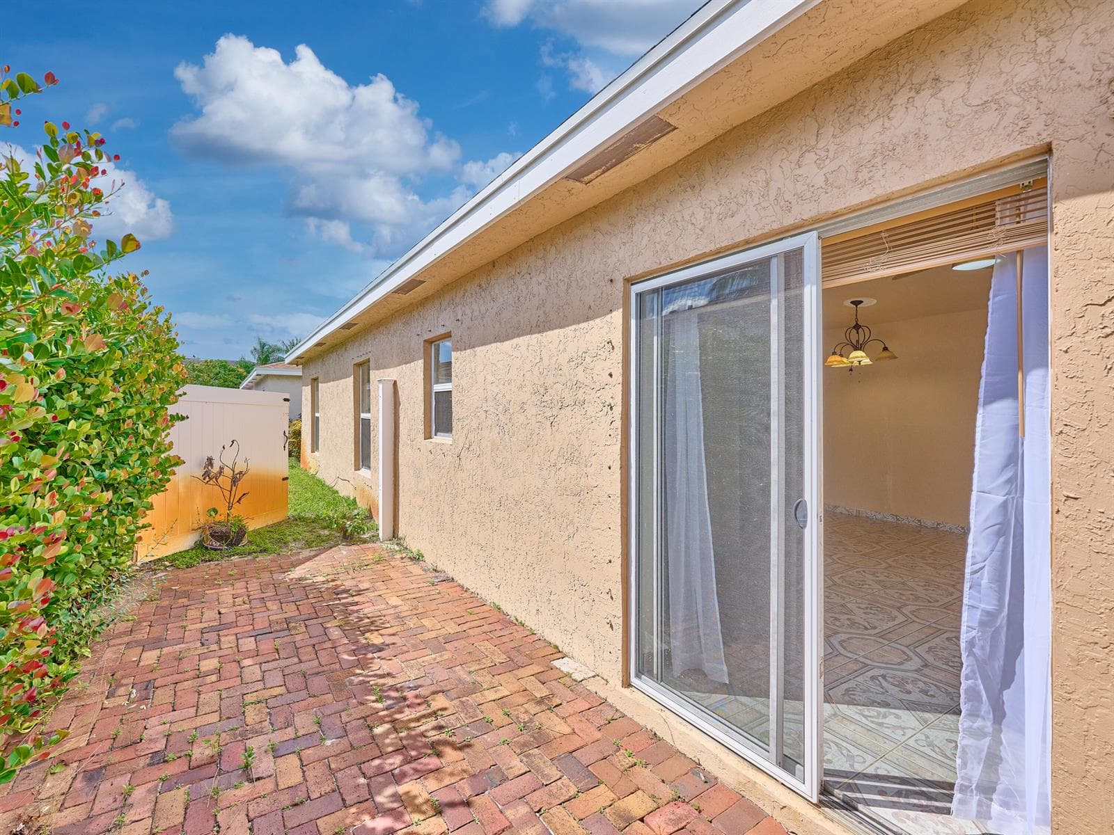 556 E Ridge Cir Circle N, Boynton Beach, FL 33435 photo 5