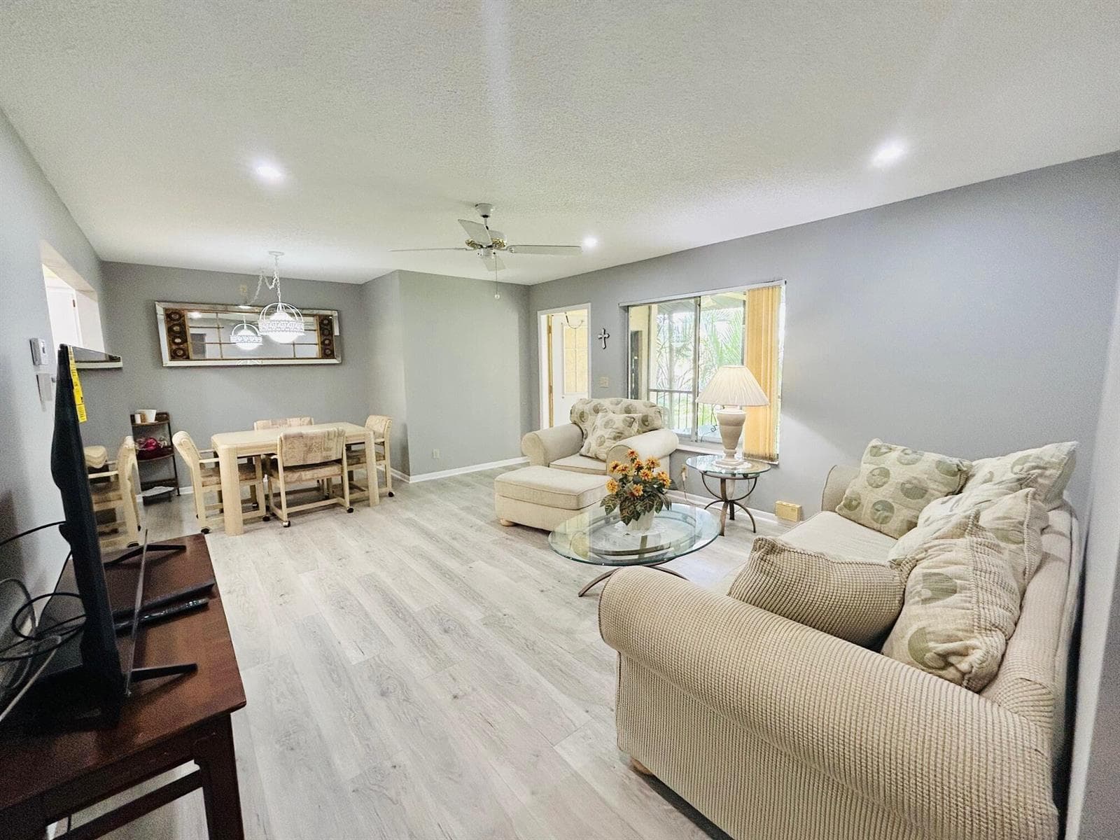 408 Pine Glen Lane # C-2, FL 33463 photo 5