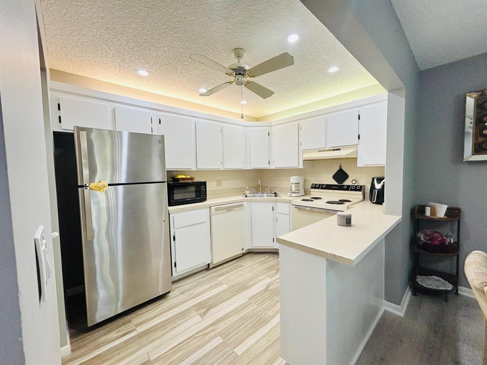 408 Pine Glen Lane # C-2, FL 33463 photo 4