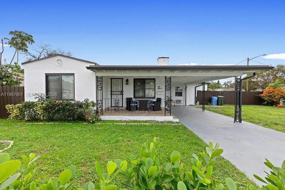 1608 NE 34th St, Oakland Park, FL 33334 photo 2
