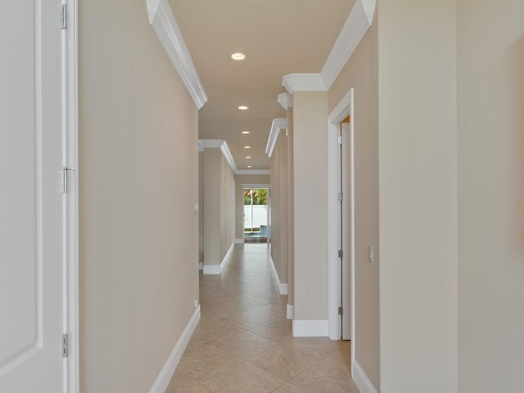 445 Wingate Terrace SW, Vero Beach, FL 32968 photo 3