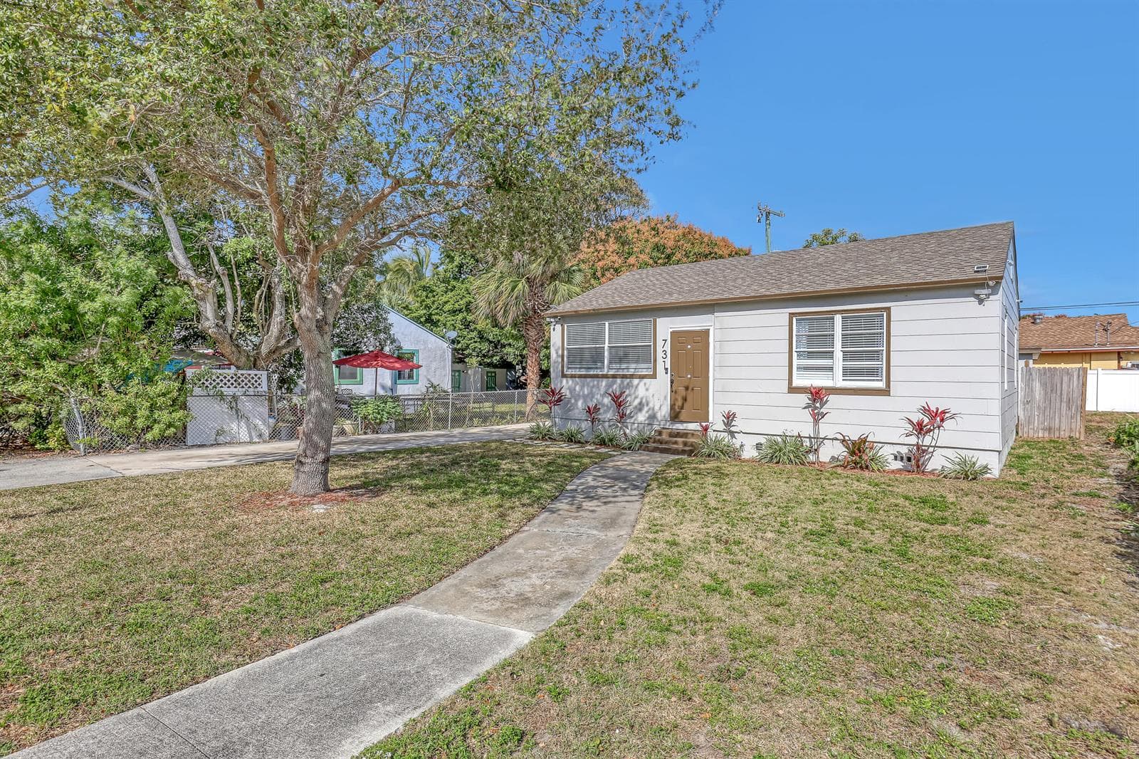 731 50th Street, West Palm Beach, FL 33407 photo 2