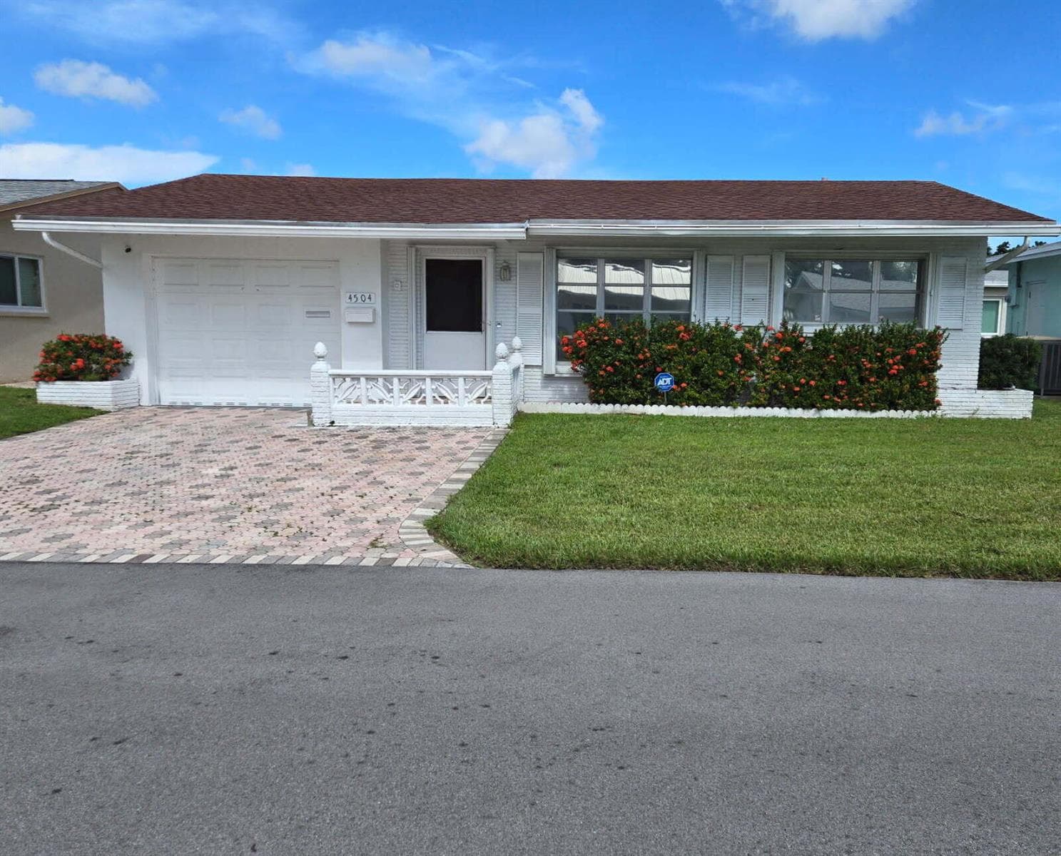 4504 NW 43rd Terrace, Tamarac, FL 33319 photo 2