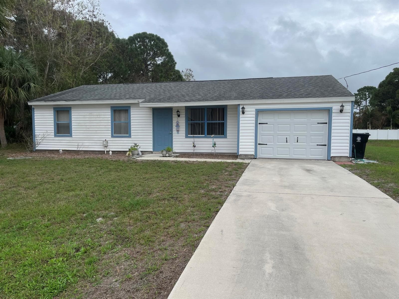 2122 SE Heathwood Circle, Port St. Lucie, FL 34952 photo 2