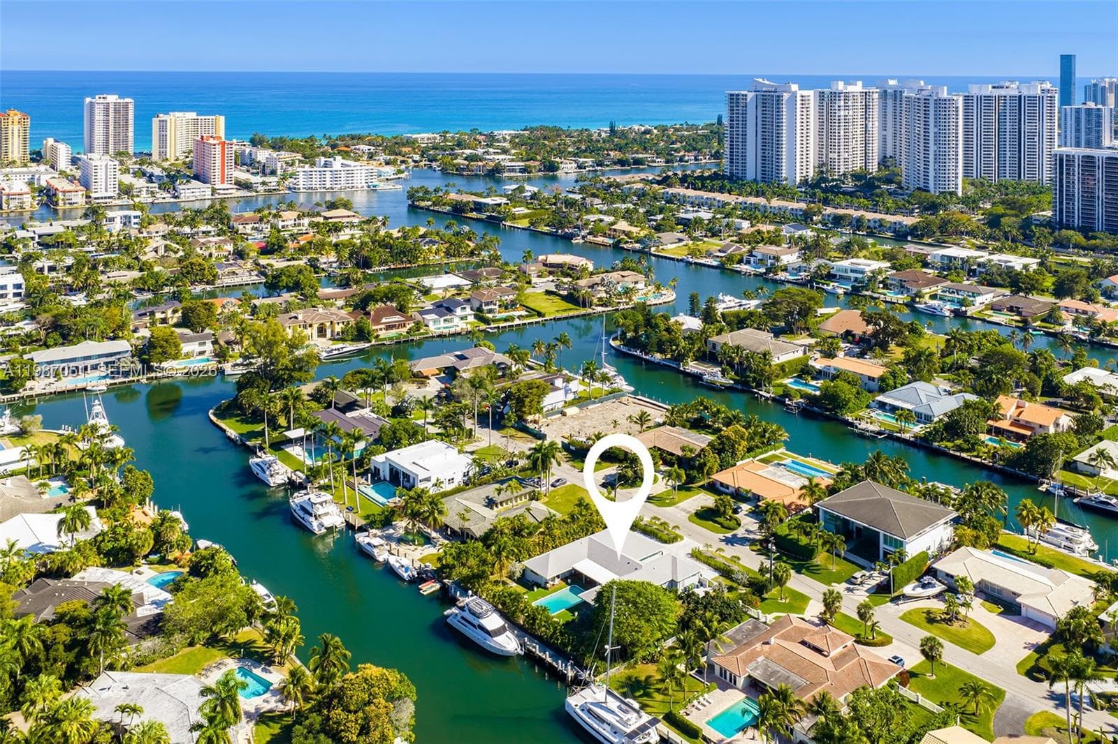 424 Alamanda Dr, Hallandale Beach, FL 33009 photo 3