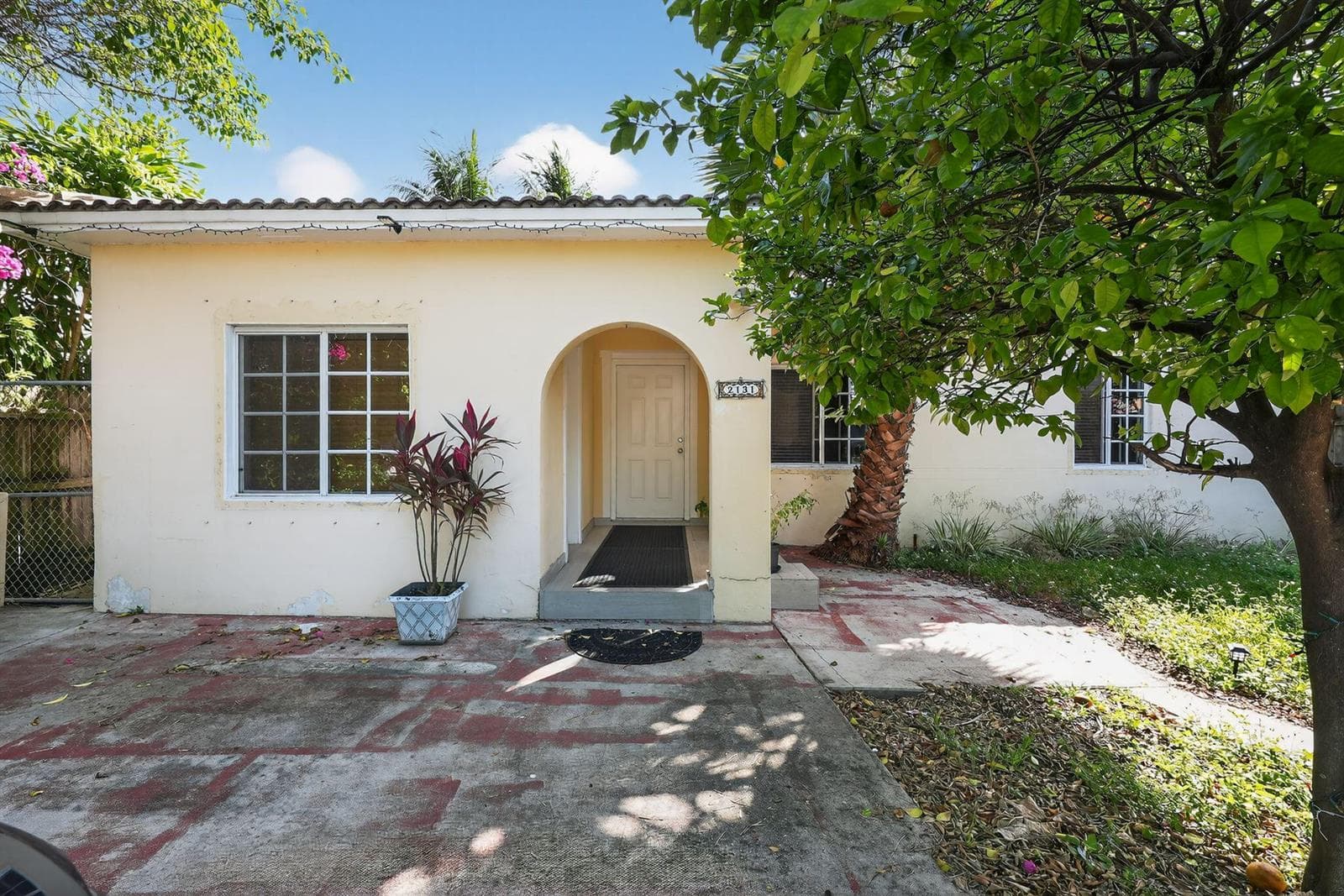 2131 Biarritz Drive, Miami Beach, FL 33141 photo 2