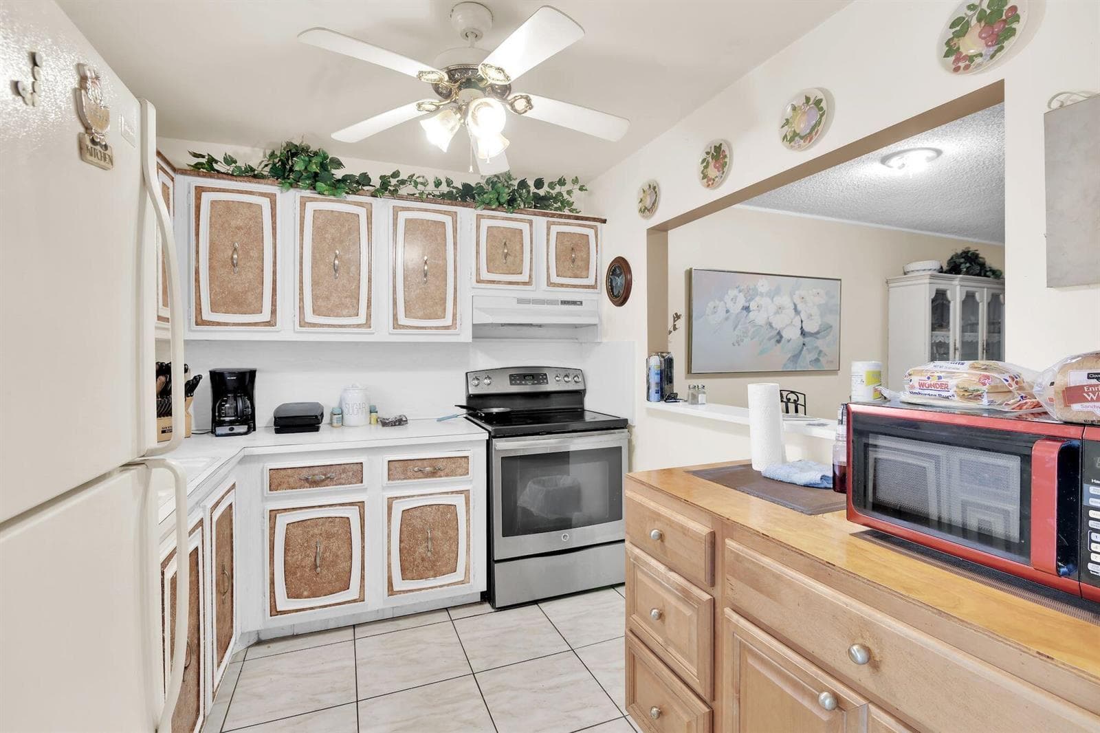711 Lori Drive # 204, Palm Springs, FL 33461 photo 3