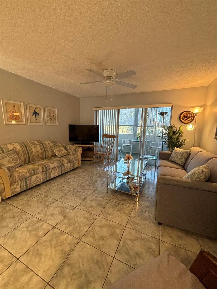 725 Lori Drive # 203, Palm Springs, FL 33461 photo 4