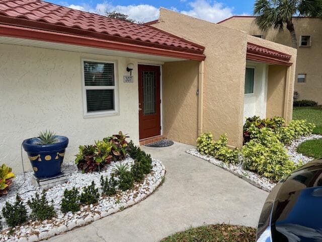 307 Lake Evelyn Drive, West Palm Beach, FL 33411 photo 2