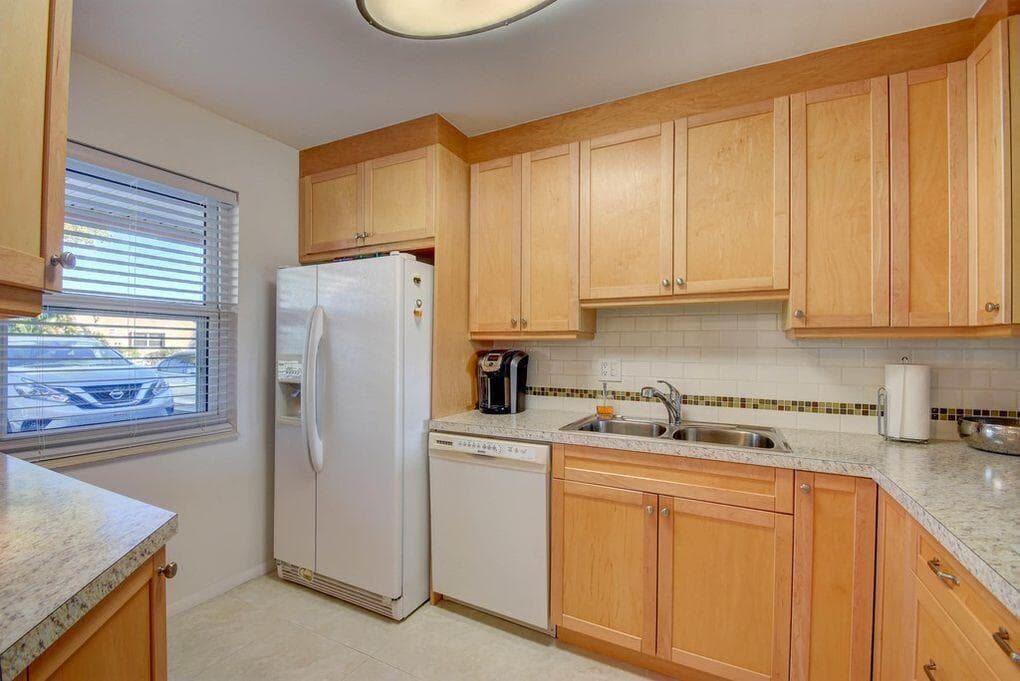 307 Lake Evelyn Drive, West Palm Beach, FL 33411 photo 5