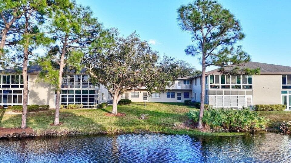 12 Lake Vista Trail # 201, Port St. Lucie, FL 34952 photo 2