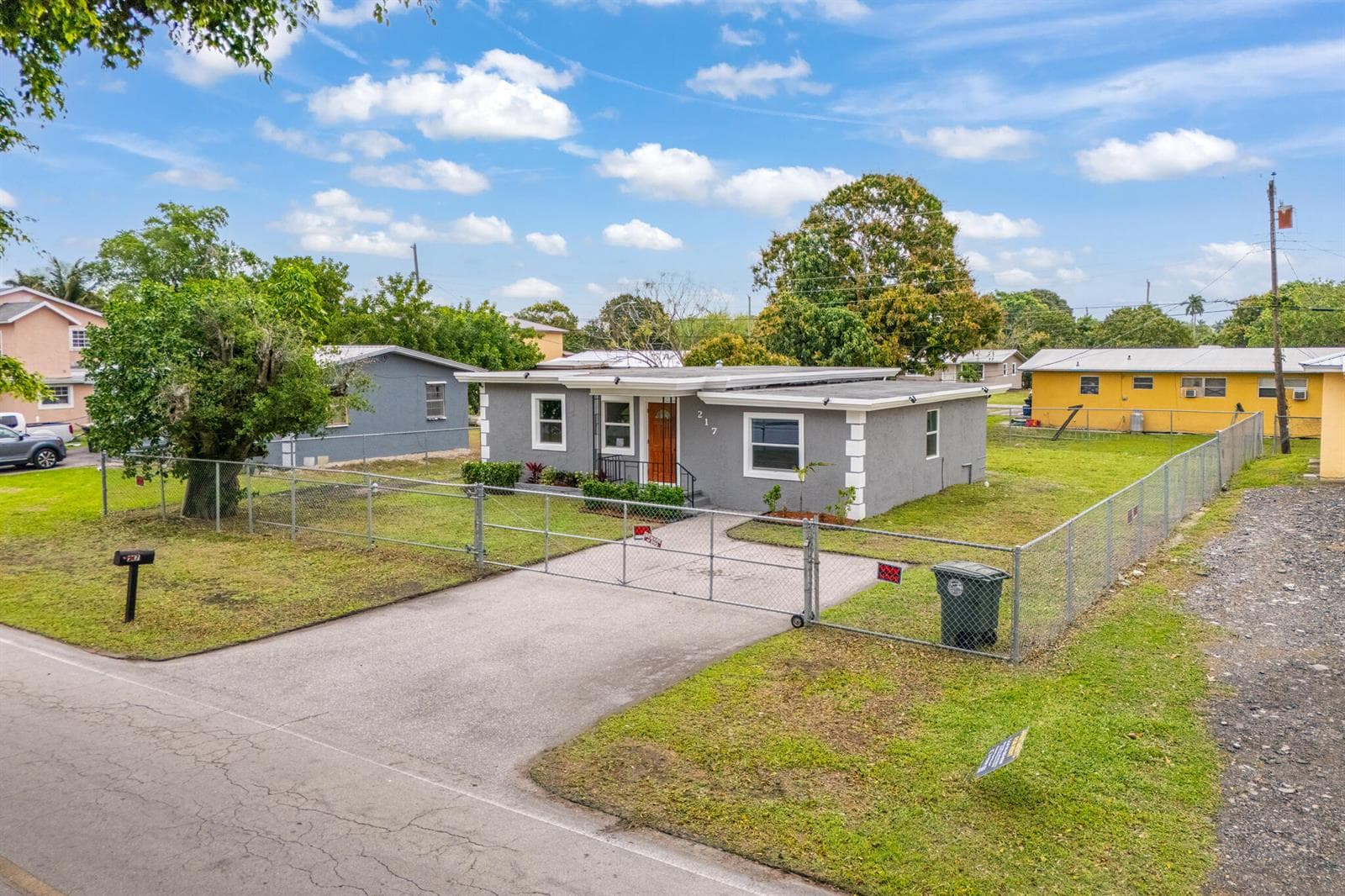217 NW 14th Street, Belle Glade, FL 33430 photo 2