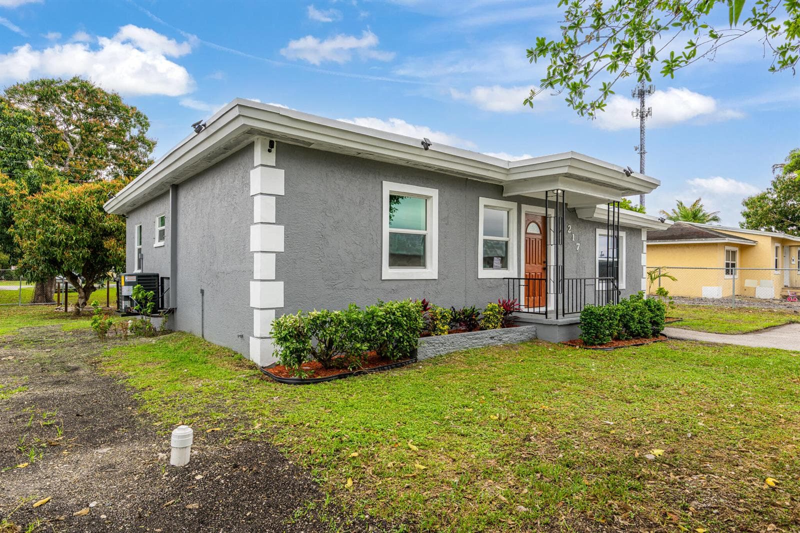 217 NW 14th Street, Belle Glade, FL 33430 photo 3
