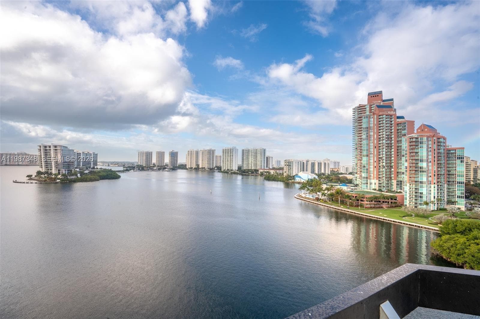 3530 Mystic Pointe Dr # 1401, Aventura, FL 33180