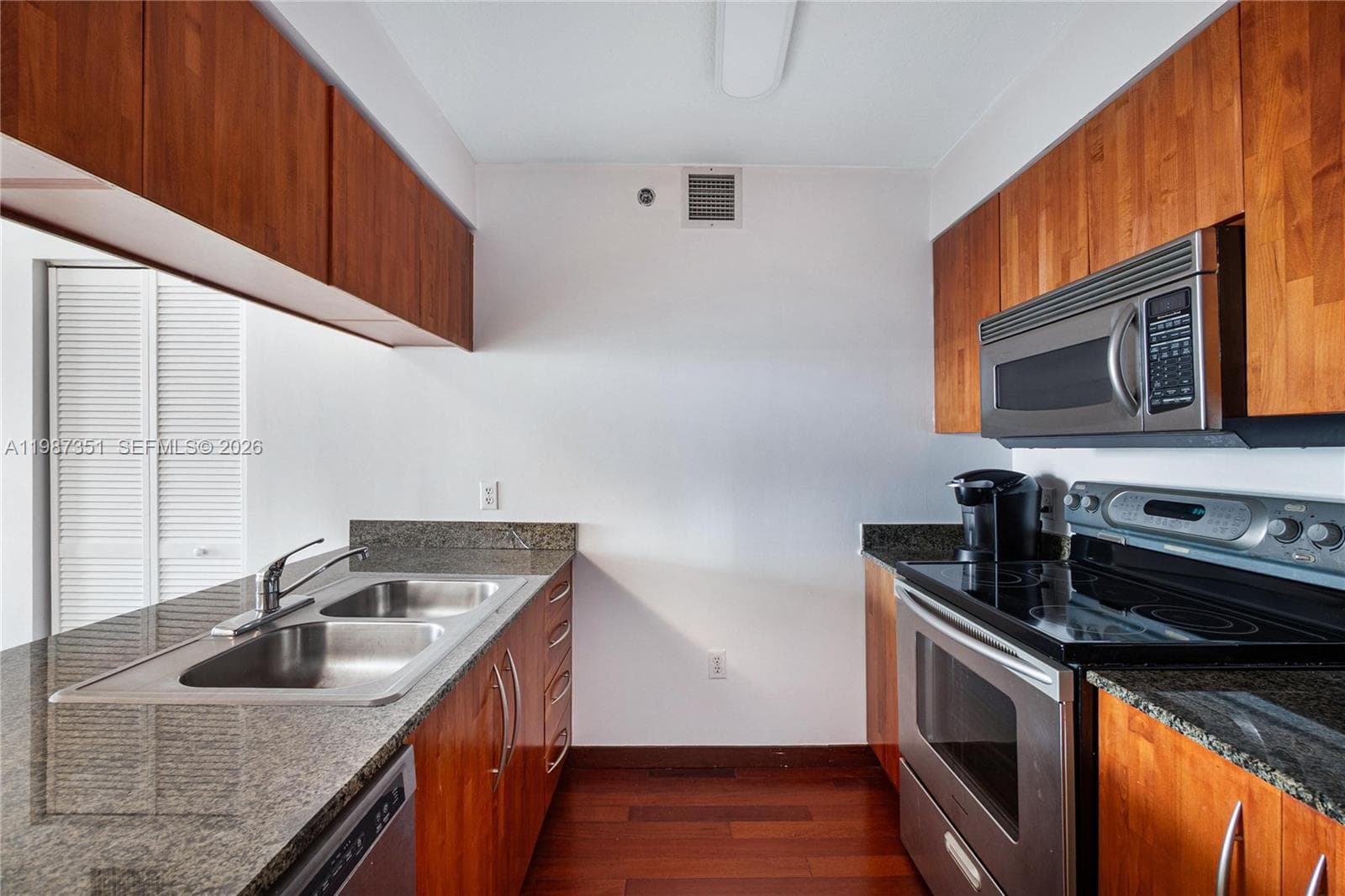 1200 Brickell Bay Dr # 2824, Miami, FL 33131 photo 5