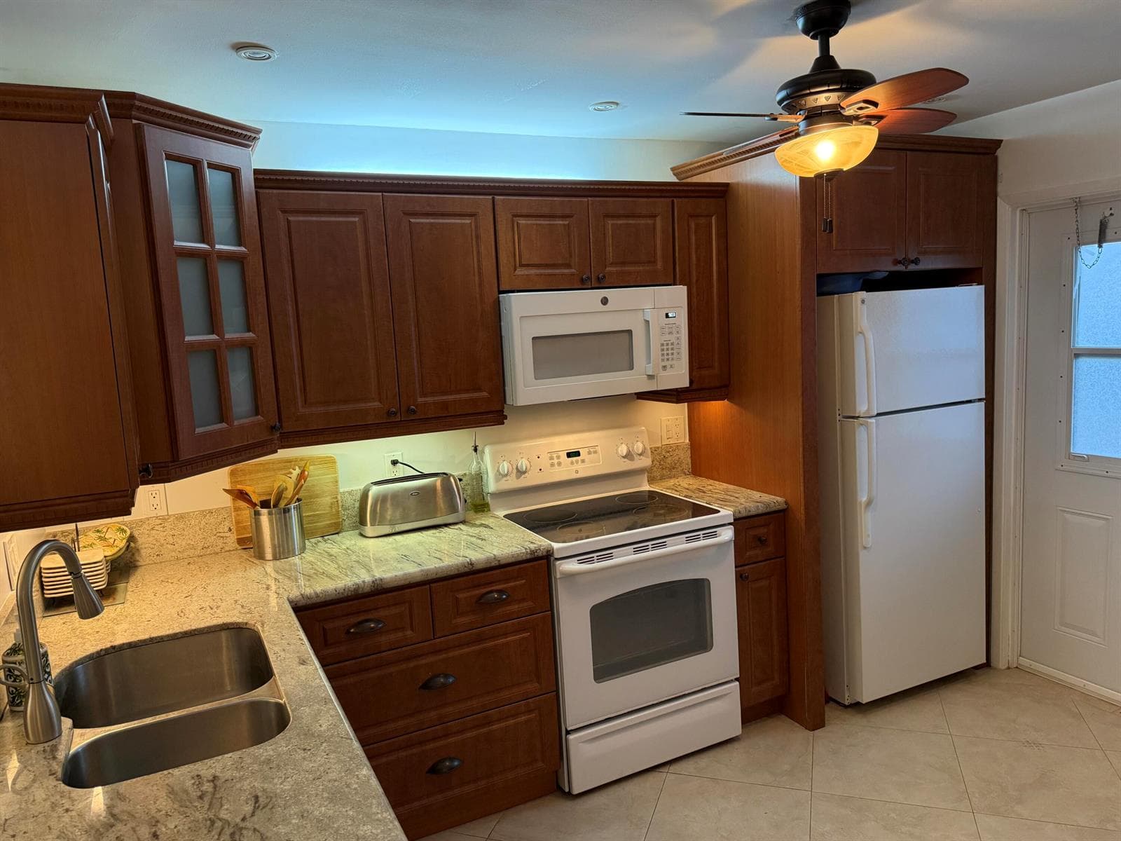 300 NE 14th Avenue # 411, Hallandale Beach, FL 33009 photo 3