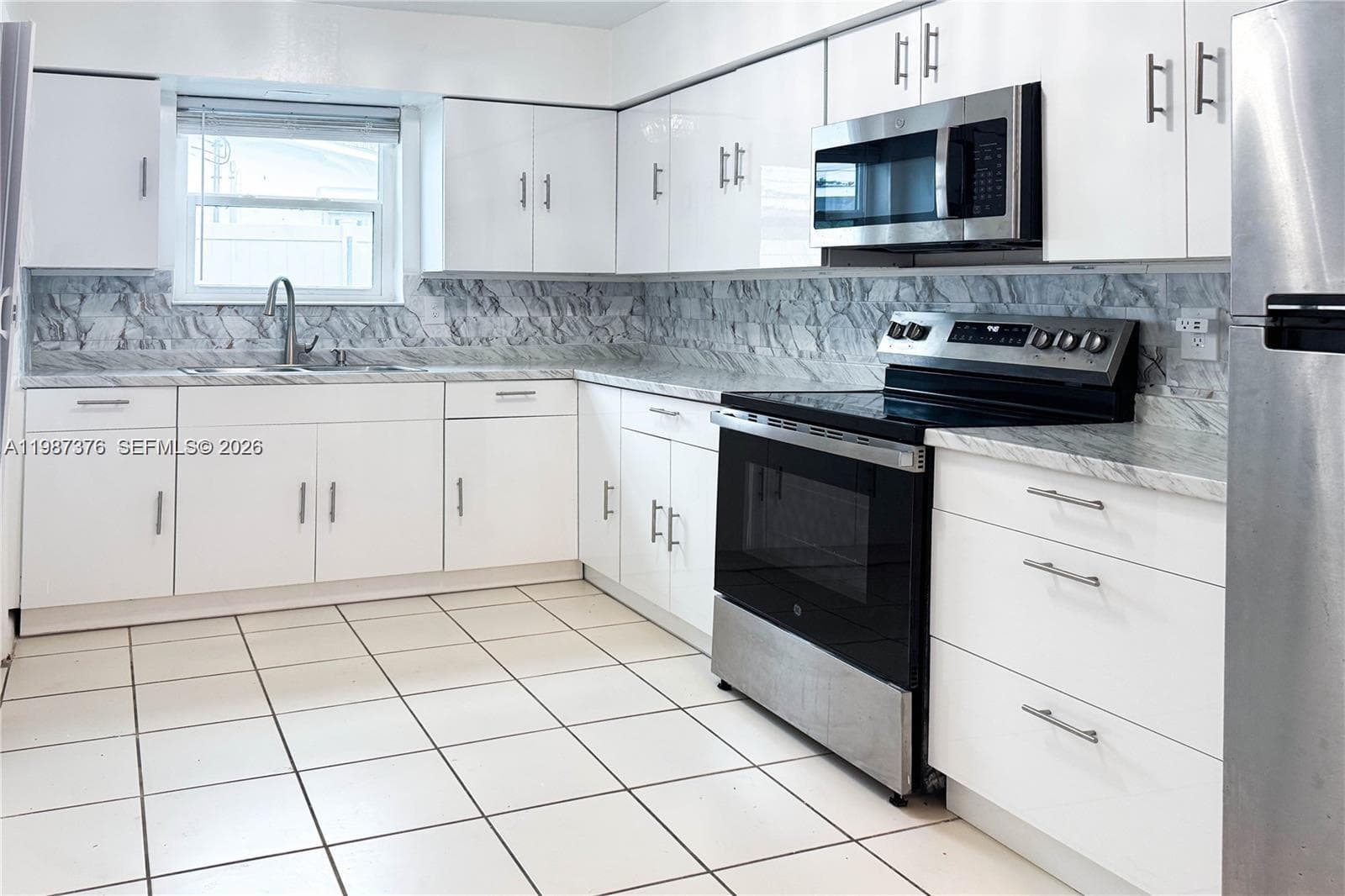 1911 N 44th Ave, Hollywood, FL 33021 photo 4