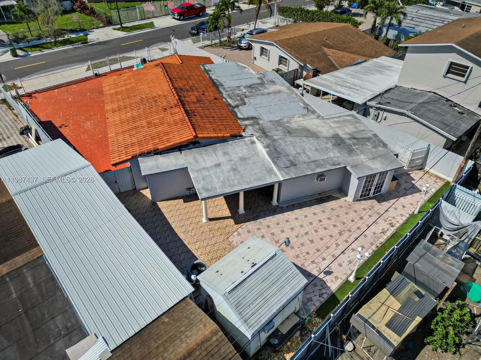 871 SE 5th Pl, Hialeah, FL 33010 photo 4