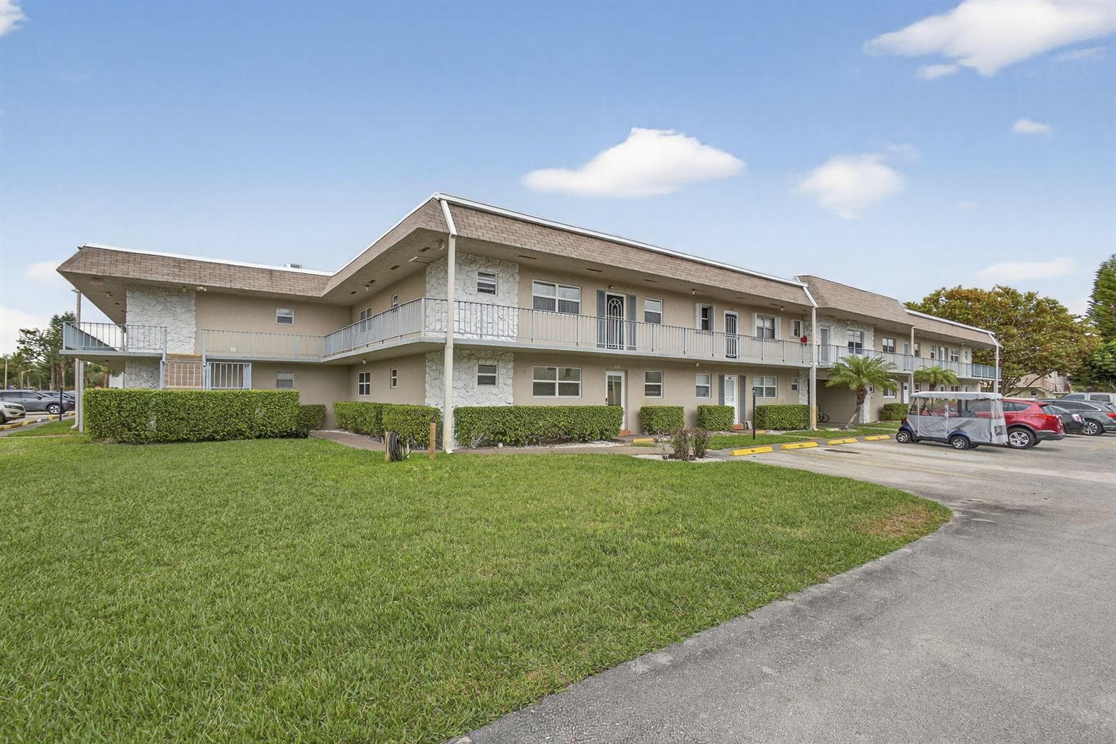 202 Oxford 200, West Palm Beach, FL 33417 photo 2