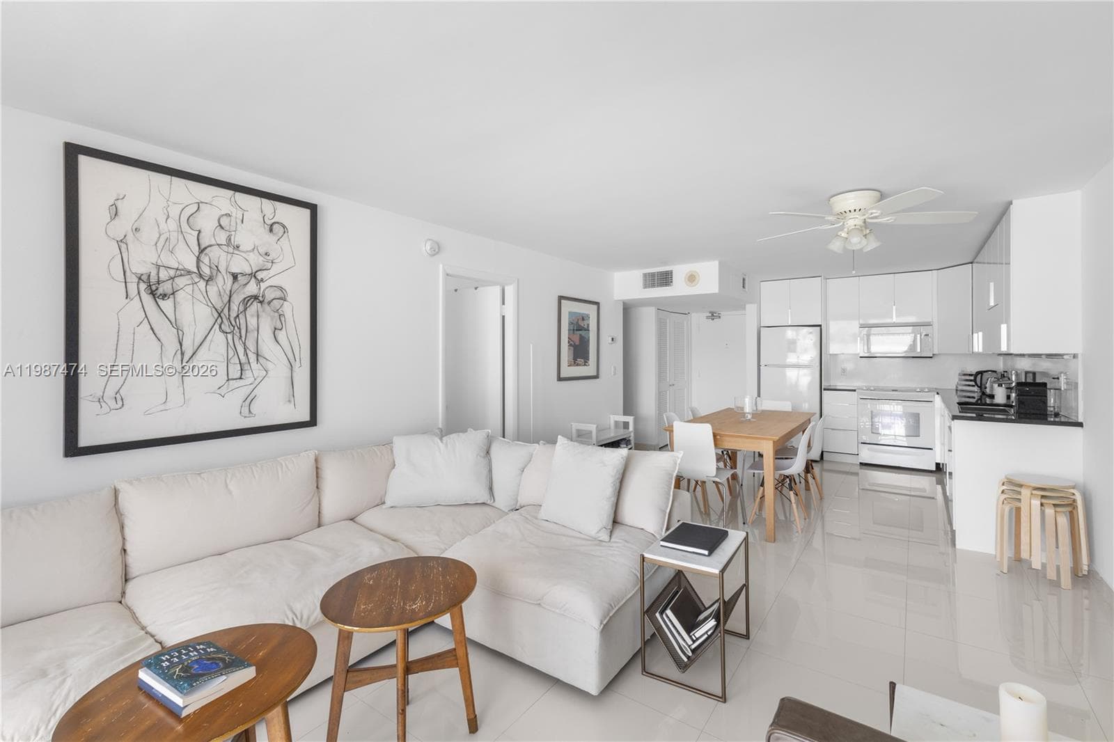 345 Ocean Dr # 607, Miami Beach, FL 33139 photo 2