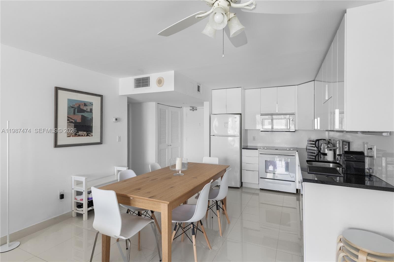 345 Ocean Dr # 607, Miami Beach, FL 33139 photo 3