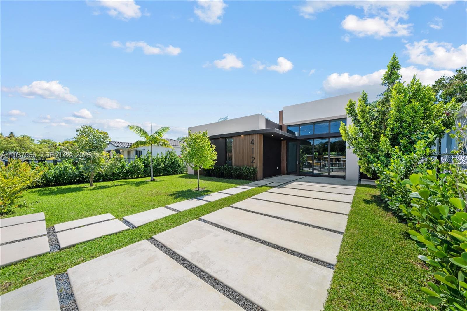 412 NW 47th St, Miami, FL 33127 photo 2