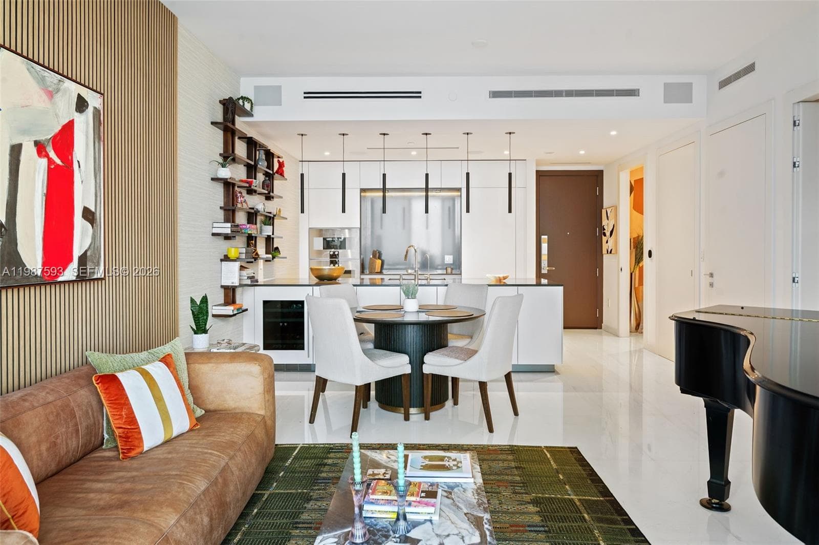 300 Biscayne Blvd Way # 2106, Miami, FL 33131 photo 2