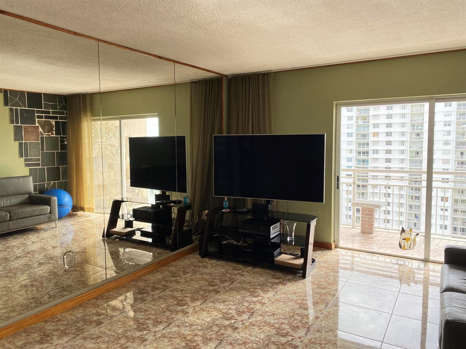 400 Kings Point Drive # 1423, Sunny Isles Beach, FL 33160 photo 2