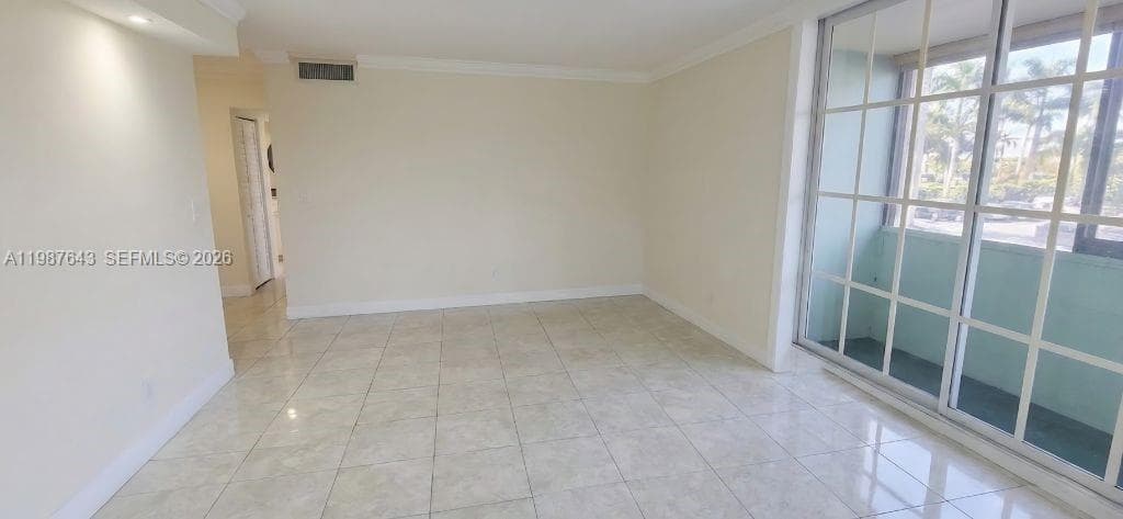 5055 NW 7th St # 206, Miami, FL 33126 photo 2