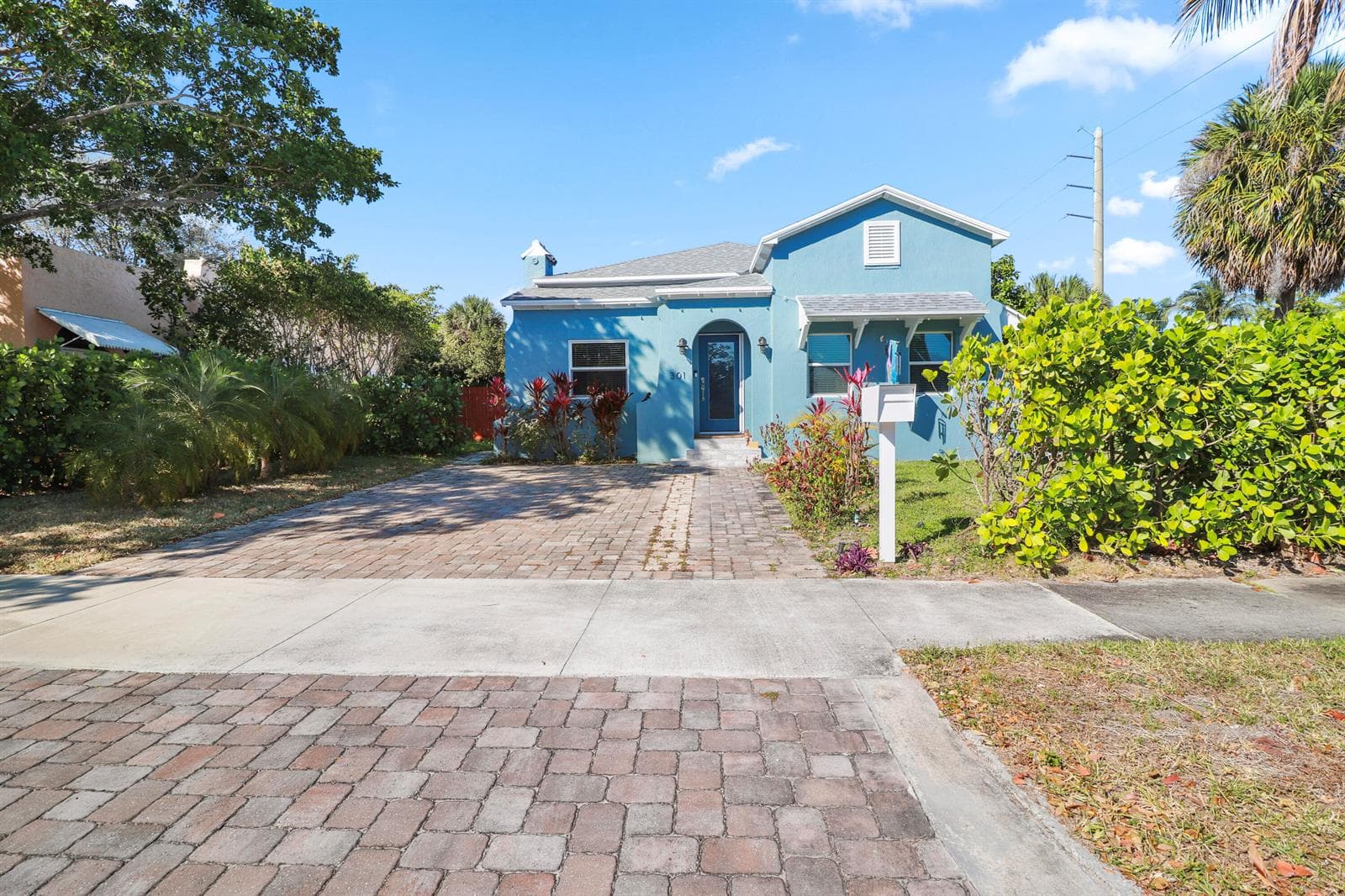 301 Hawthorne Drive, Lake Park, FL 33403 photo 2