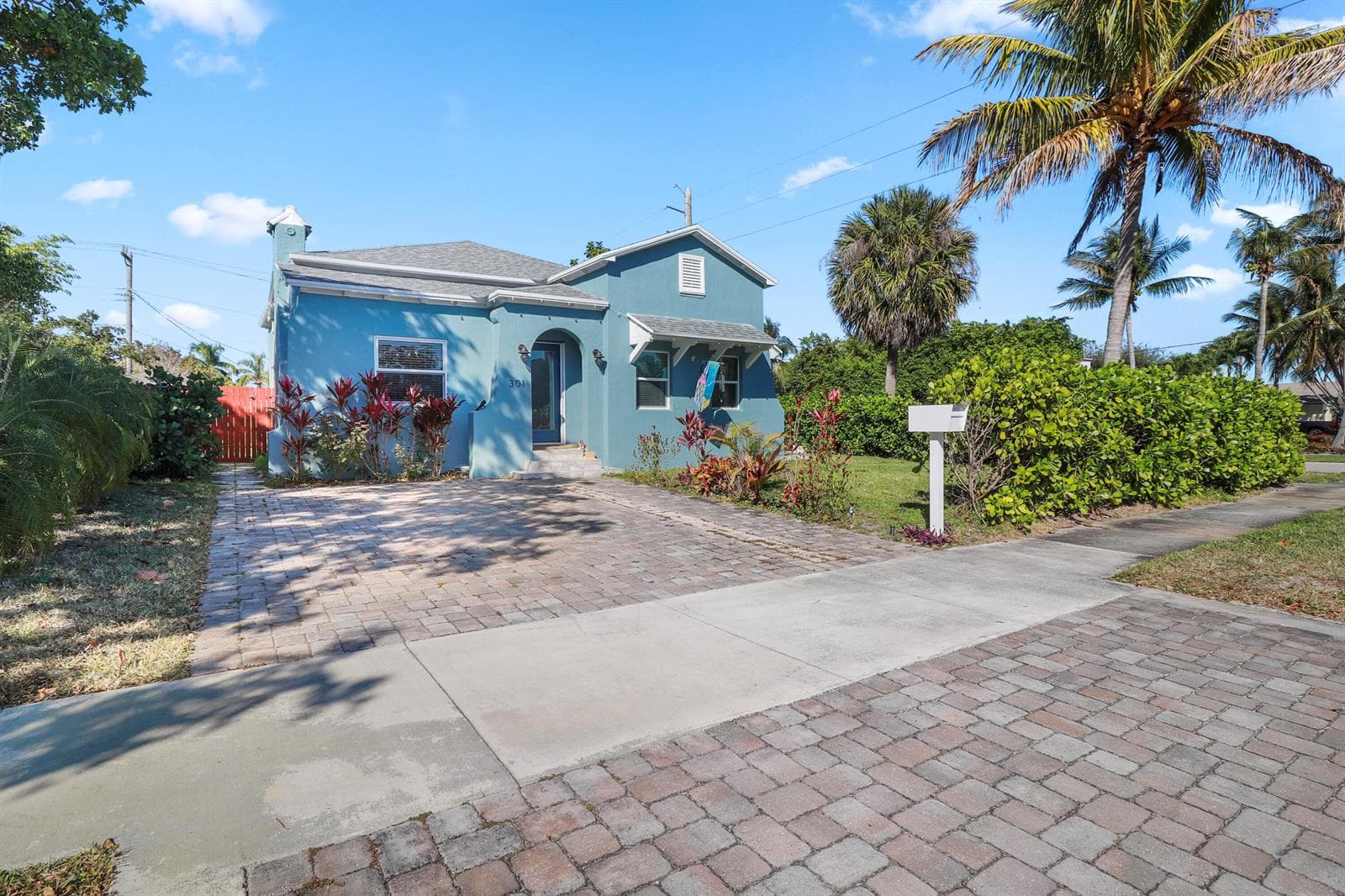 301 Hawthorne Drive, Lake Park, FL 33403 photo 4