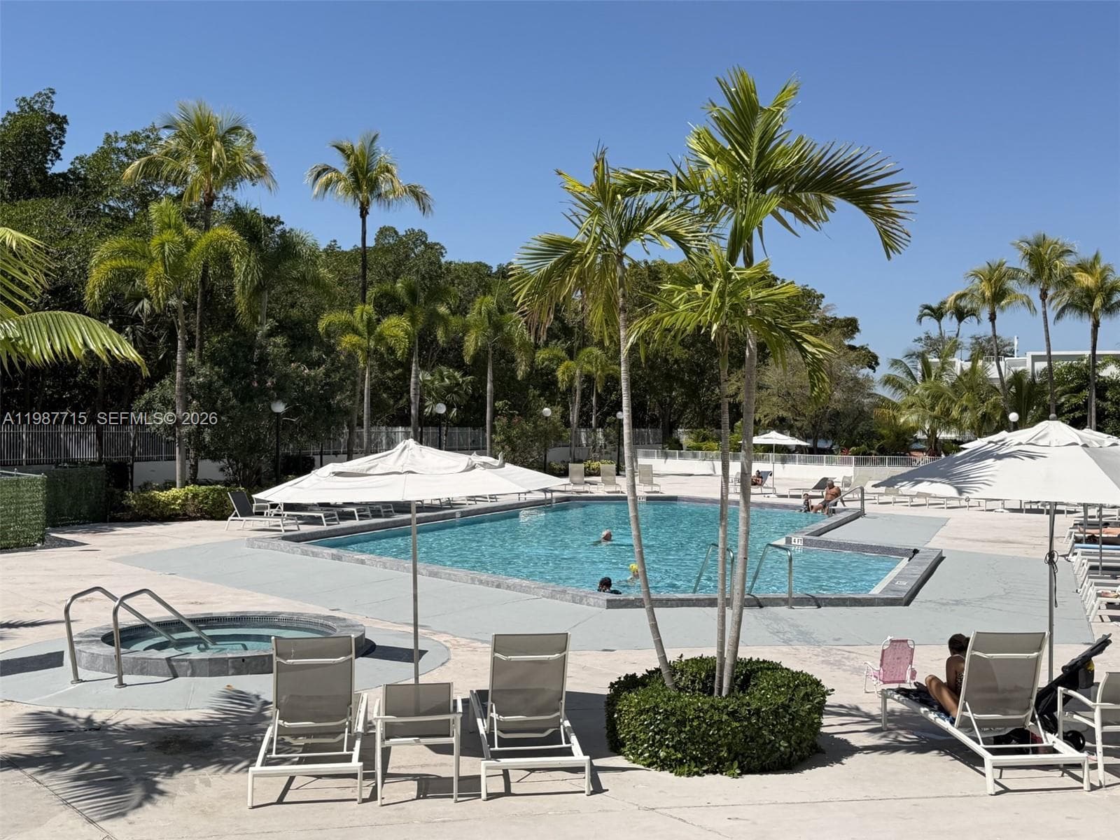 100 Bayview Dr # 528, Sunny Isles Beach, FL 33160 photo 2