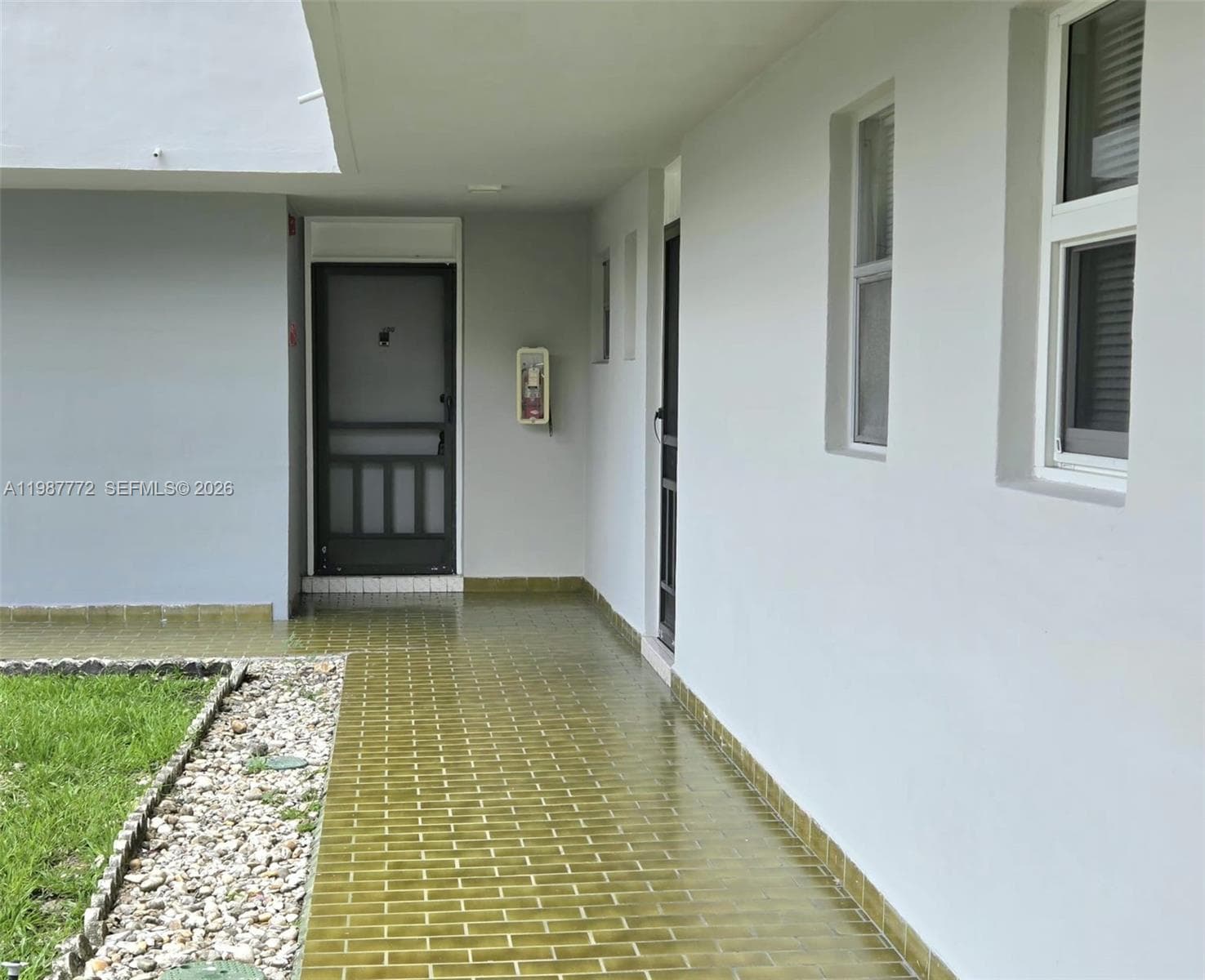 1700 NE 191st St # 100, Miami, FL 33179 photo 2