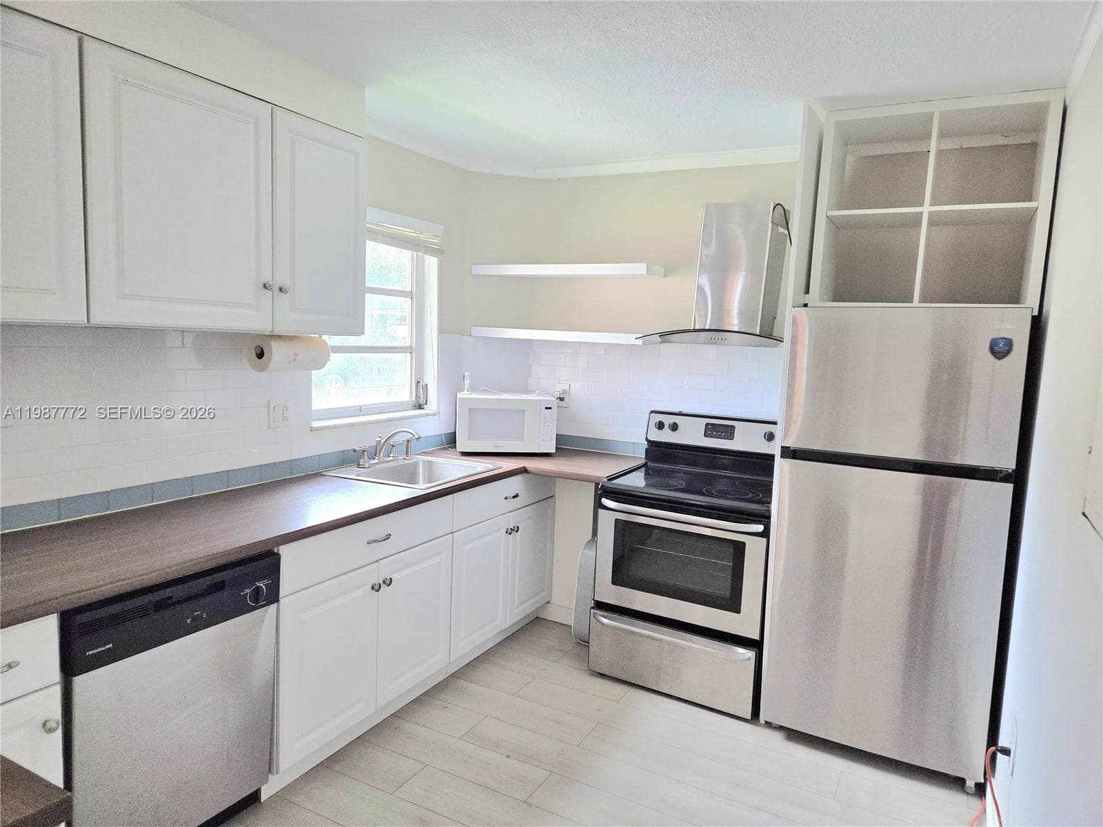 1700 NE 191st St # 100, Miami, FL 33179 photo 3