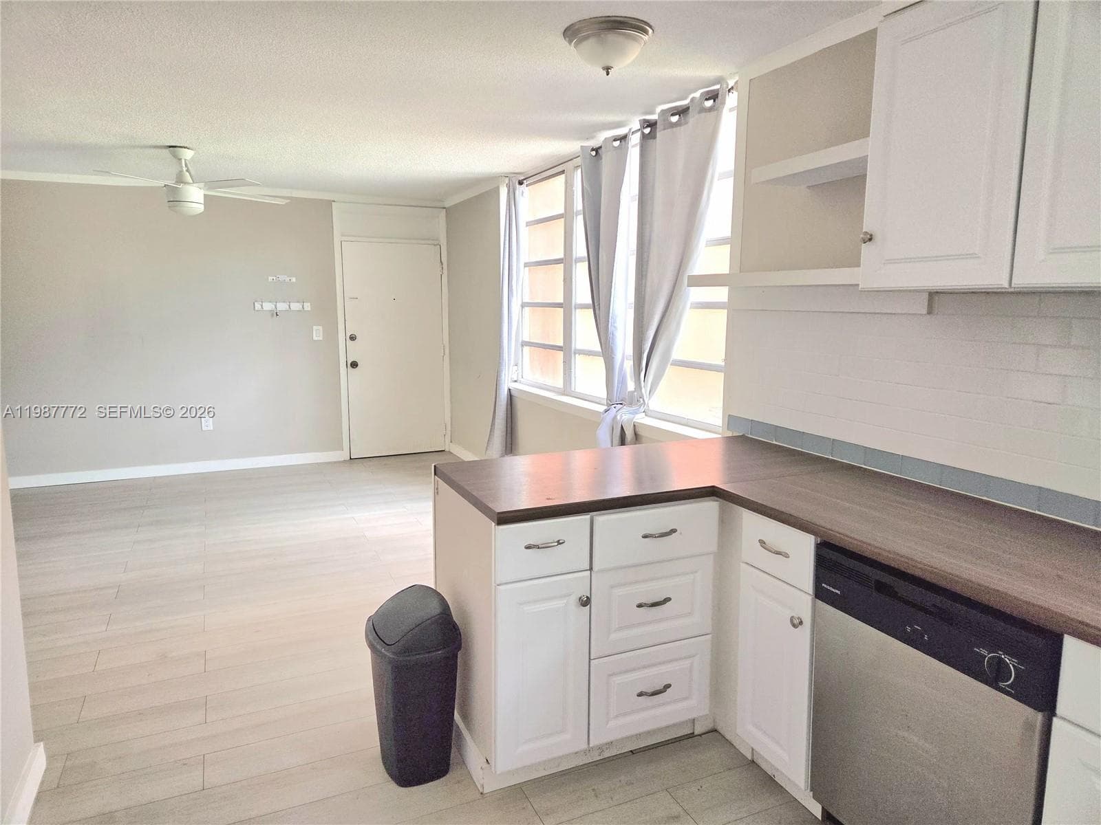 1700 NE 191st St # 100, Miami, FL 33179 photo 4