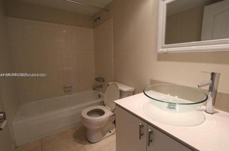 5775 W 20th Ave # 406, Hialeah, FL 33012 photo 3
