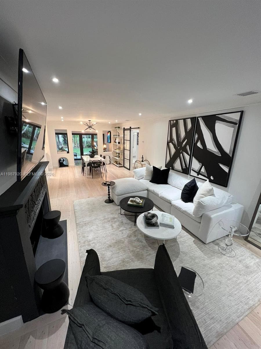 5173 Alton Rd, Miami Beach, FL 33140 photo 3