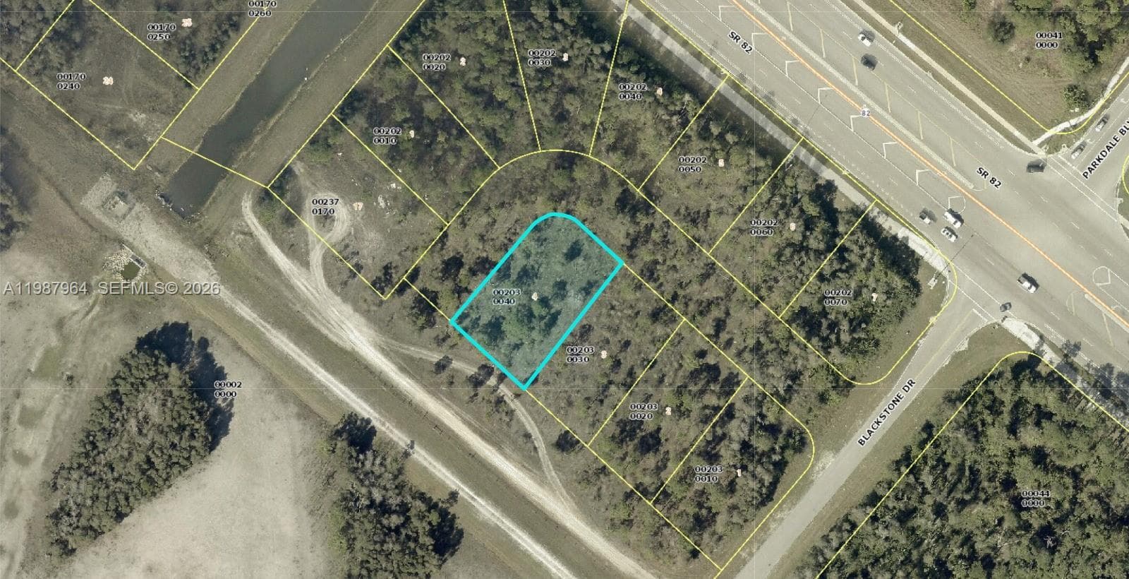 807 Fabian Cir, Fort Myers, FL 33913