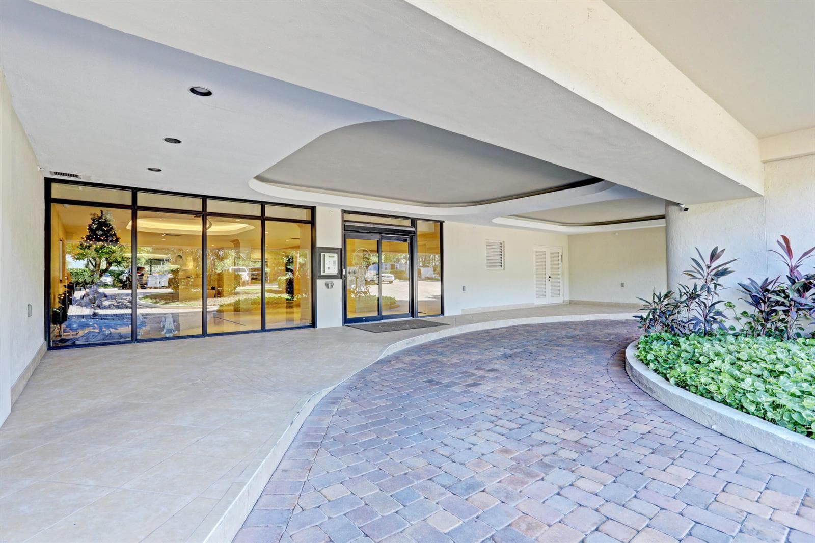 3440 S Ocean Boulevard S # 401, Palm Beach, FL 33480 photo 4