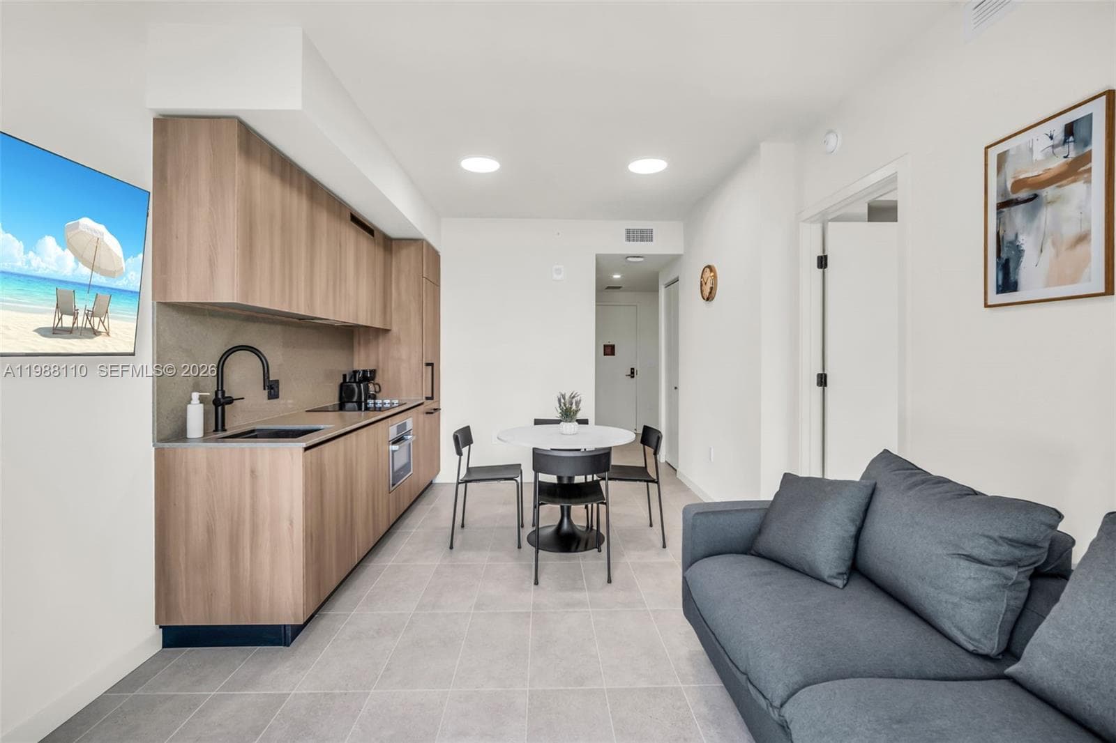 121 NE 5th St # 902, Miami, FL 33132 photo 3