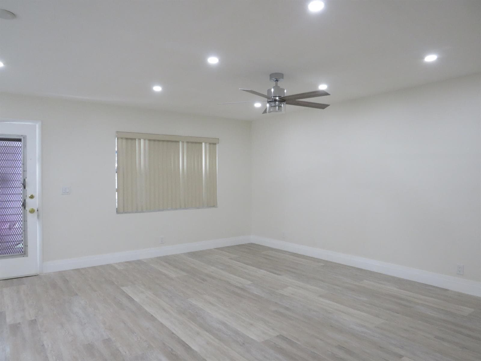 557 Burgundy L, Delray Beach, FL 33484 photo 3