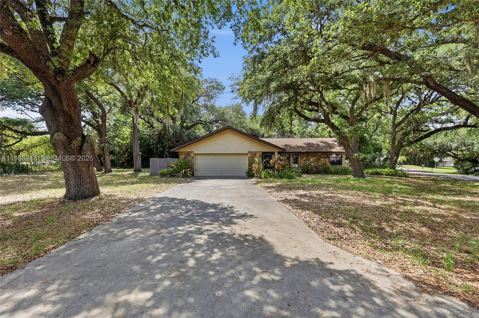 1625 Sunkist Way, Fort Myers, FL 33905