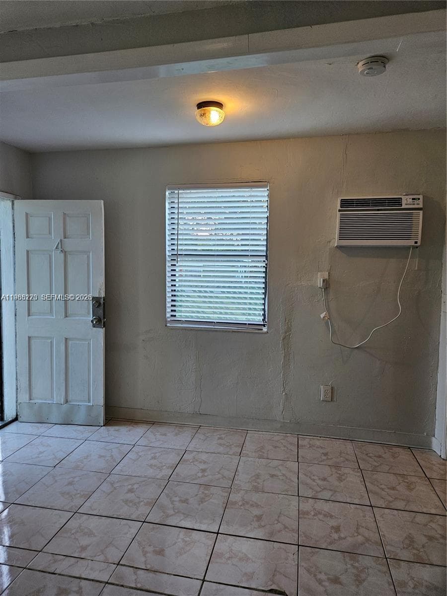 1437 NE 110th Ter # 4, Miami, FL 33161 photo 5