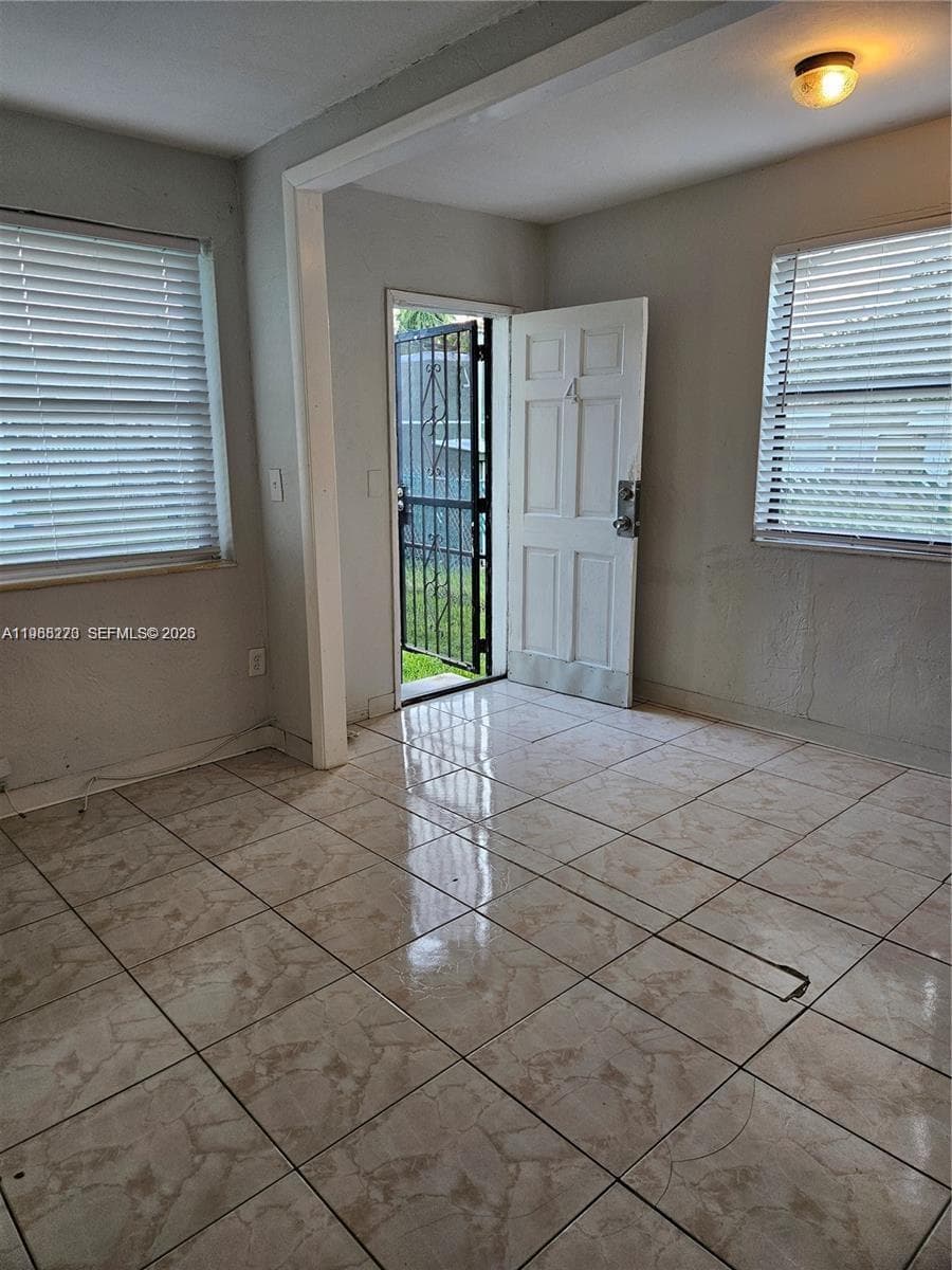 1437 NE 110th Ter # 4, Miami, FL 33161 photo 4